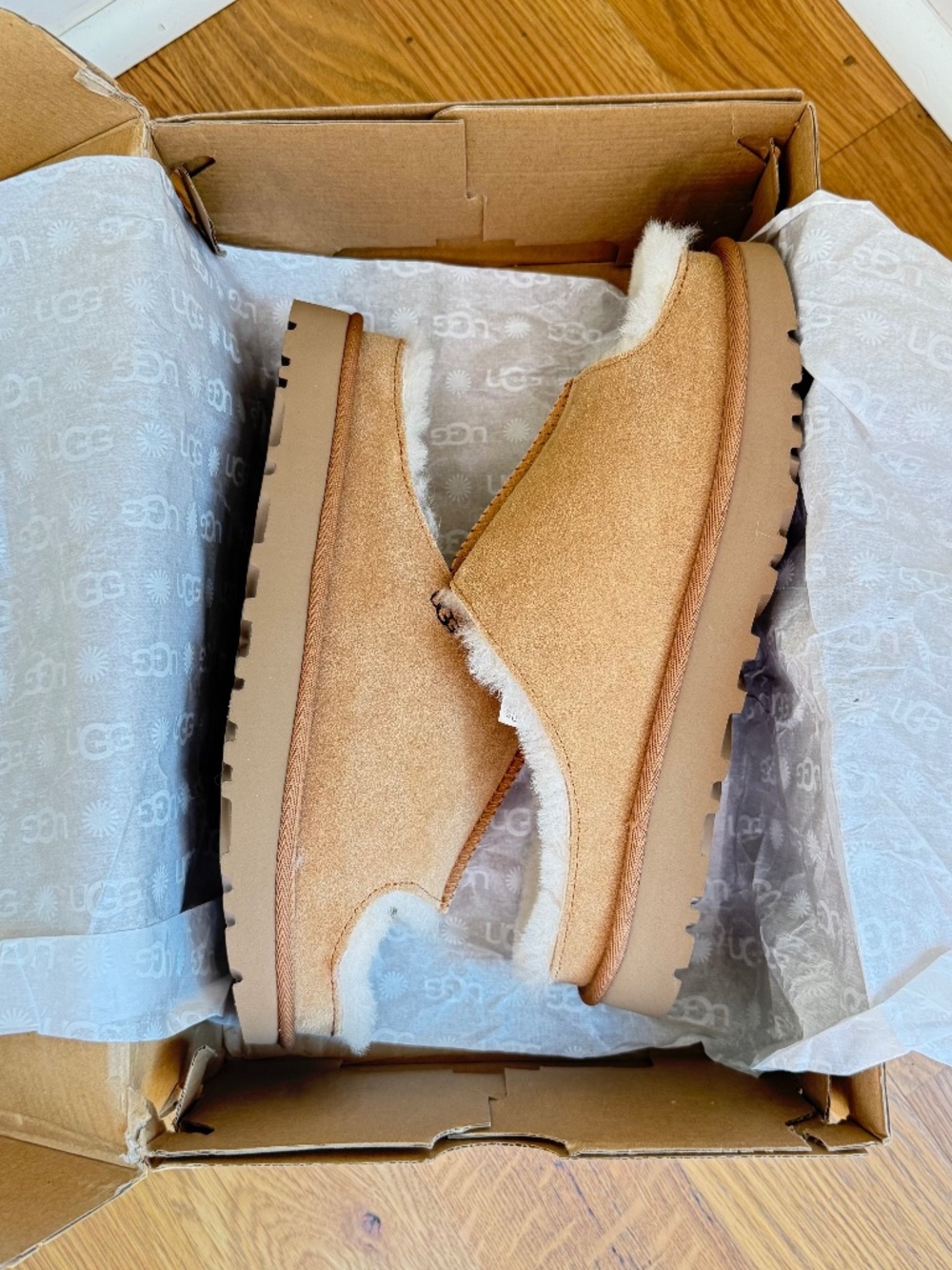 NIB UGG Greenport Slide Chestnut Women's Size 7
